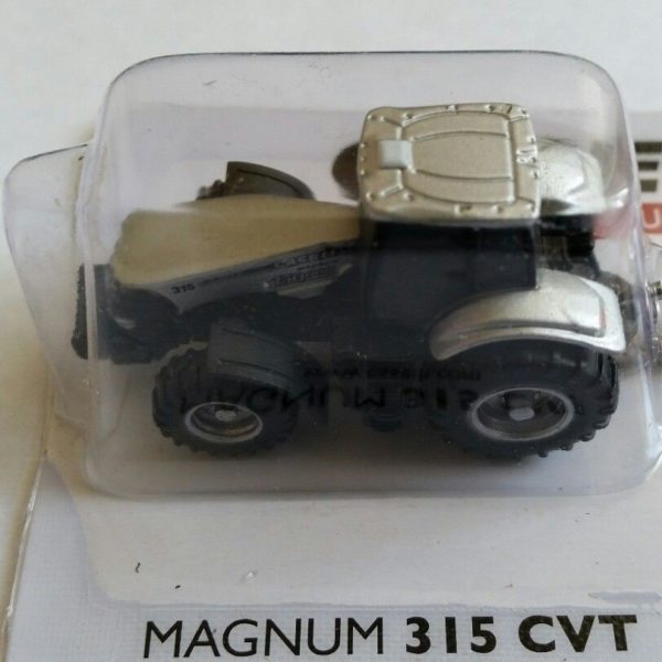 UH Case/IH Magnum 315 CVT Tractor Keyring - 150,000 Edition